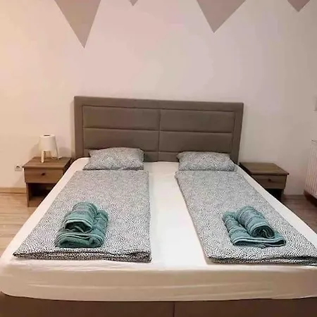 شقة Corvin Cozy And Peaceful 313